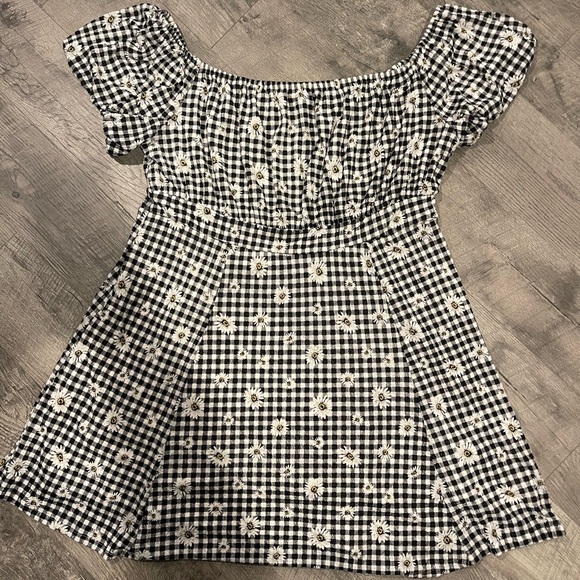 Torrid Strapless Off the Shoulder Black and White Floral Dress - Picture 7 of 7